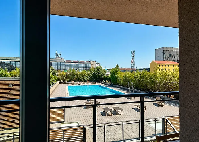 Giaxtower Gym Spa & Pool Romantic Pool View